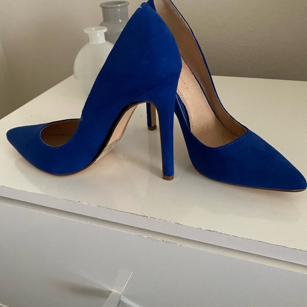 Royal blue pumps